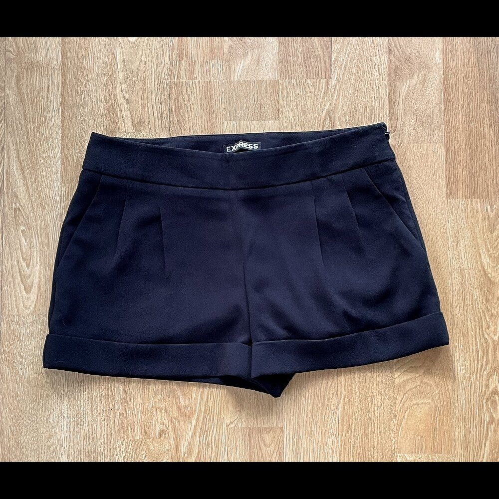 Express black dress shorts with side zip, low-rise (Sz 0)